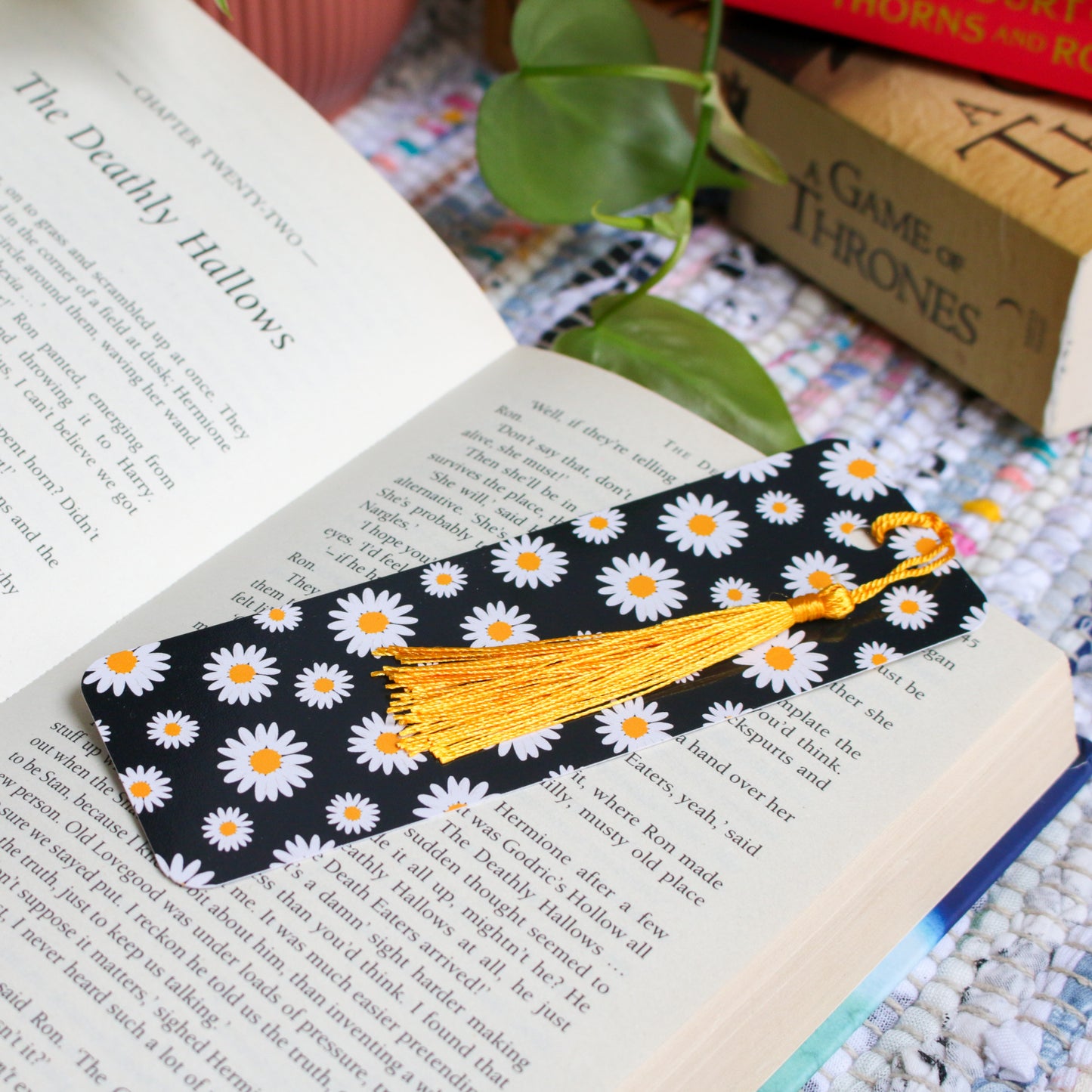 Daisy Print Bookmark With Tassel